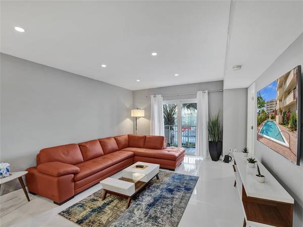 Fort Lauderdale, FL 33316,200 S Birch Rd #101