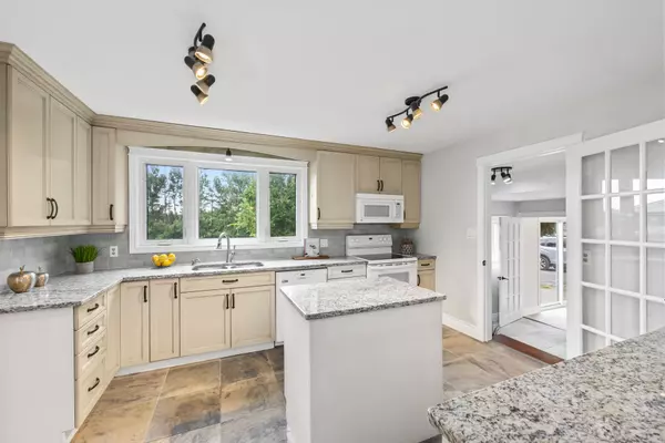 Kingston, ON K7G 2V5,1859 Turcotte LN