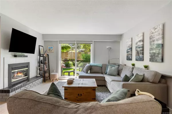 Victoria, BC V8S 3R5,949 Pemberton Rd #11