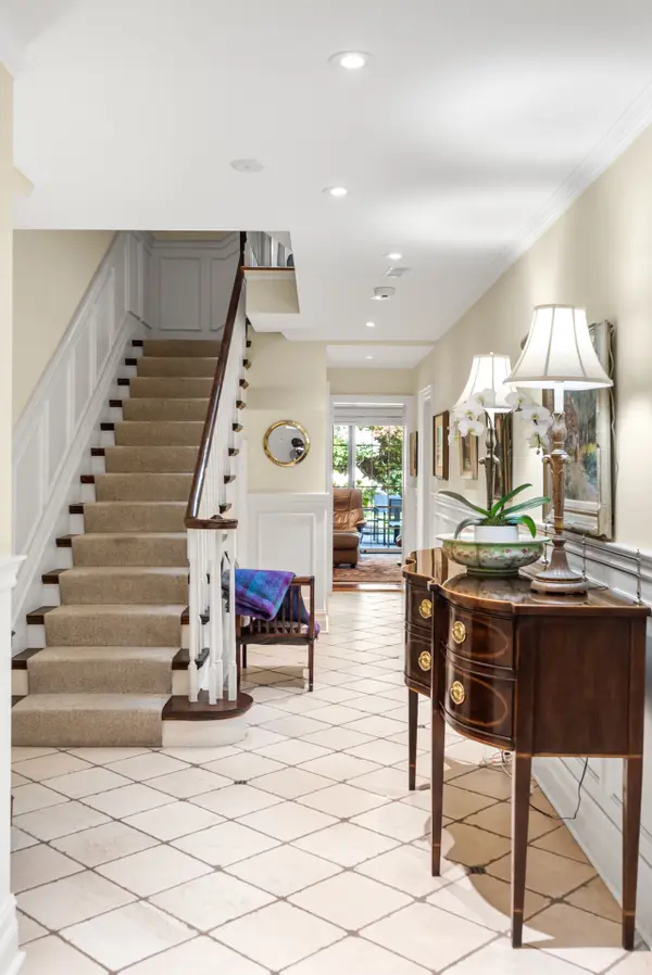 Toronto C09, ON M4W 1P2,100 Elm AVE