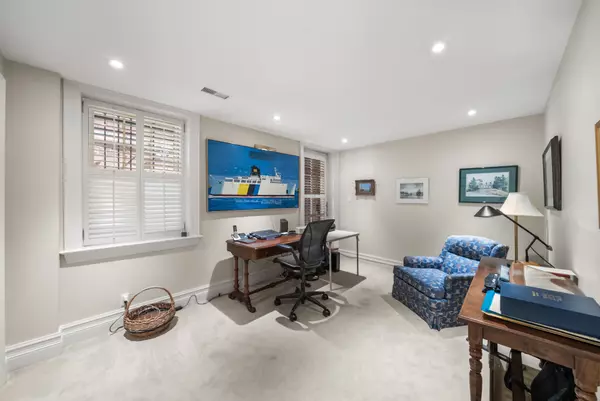 Toronto C09, ON M4W 1P2,100 Elm AVE