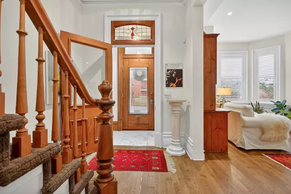 Ottawa Centre, ON K2P 1L2,200 Cartier ST