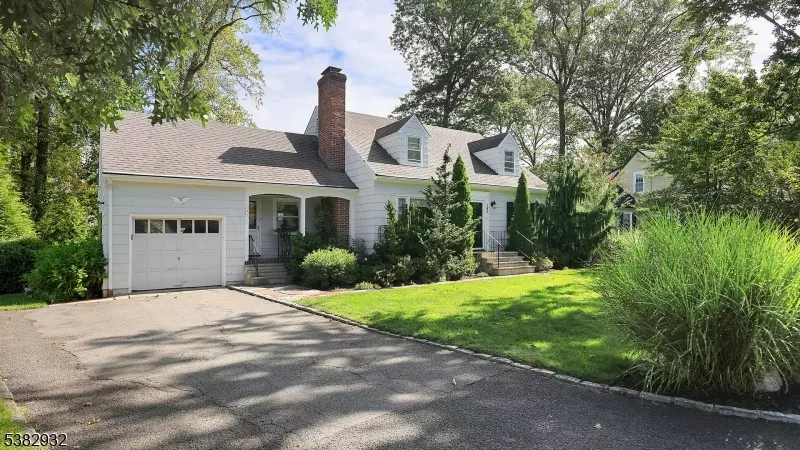 286 Indian Trl, Mountainside Boro, NJ 07092