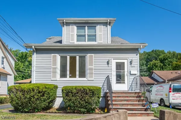 271 Falmouth Ave, Elmwood Park Boro, NJ 07407