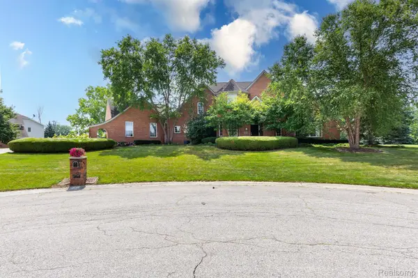 27347 RAINBOW CIR, Lathrup Village, MI 48076