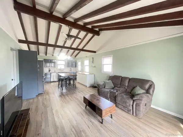 Dearborn Heights, MI 48125,25212 LEHIGH ST