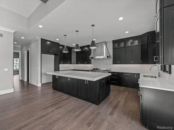 Rochester, MI 48306,2605 FAIRWAY