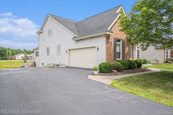 Grand Blanc, MI 48439,11145 WOODFIELD Pkwy