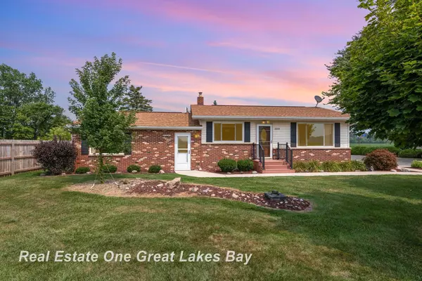 2155 Wetters RD, Kawkawlin, MI 48631