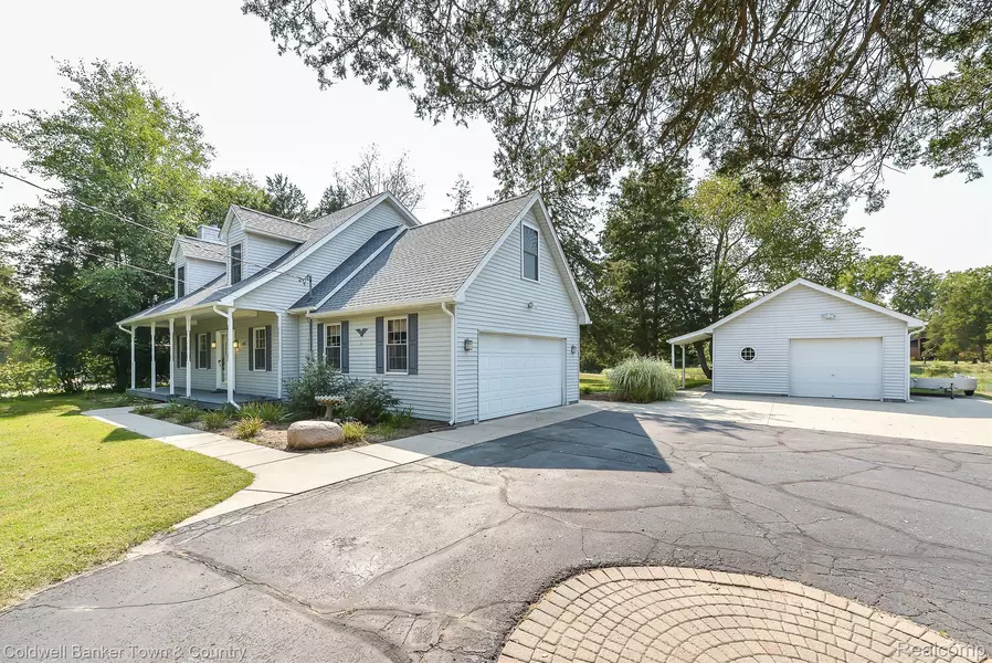 11088 WHITEWOOD RD, Pinckney, MI 48169