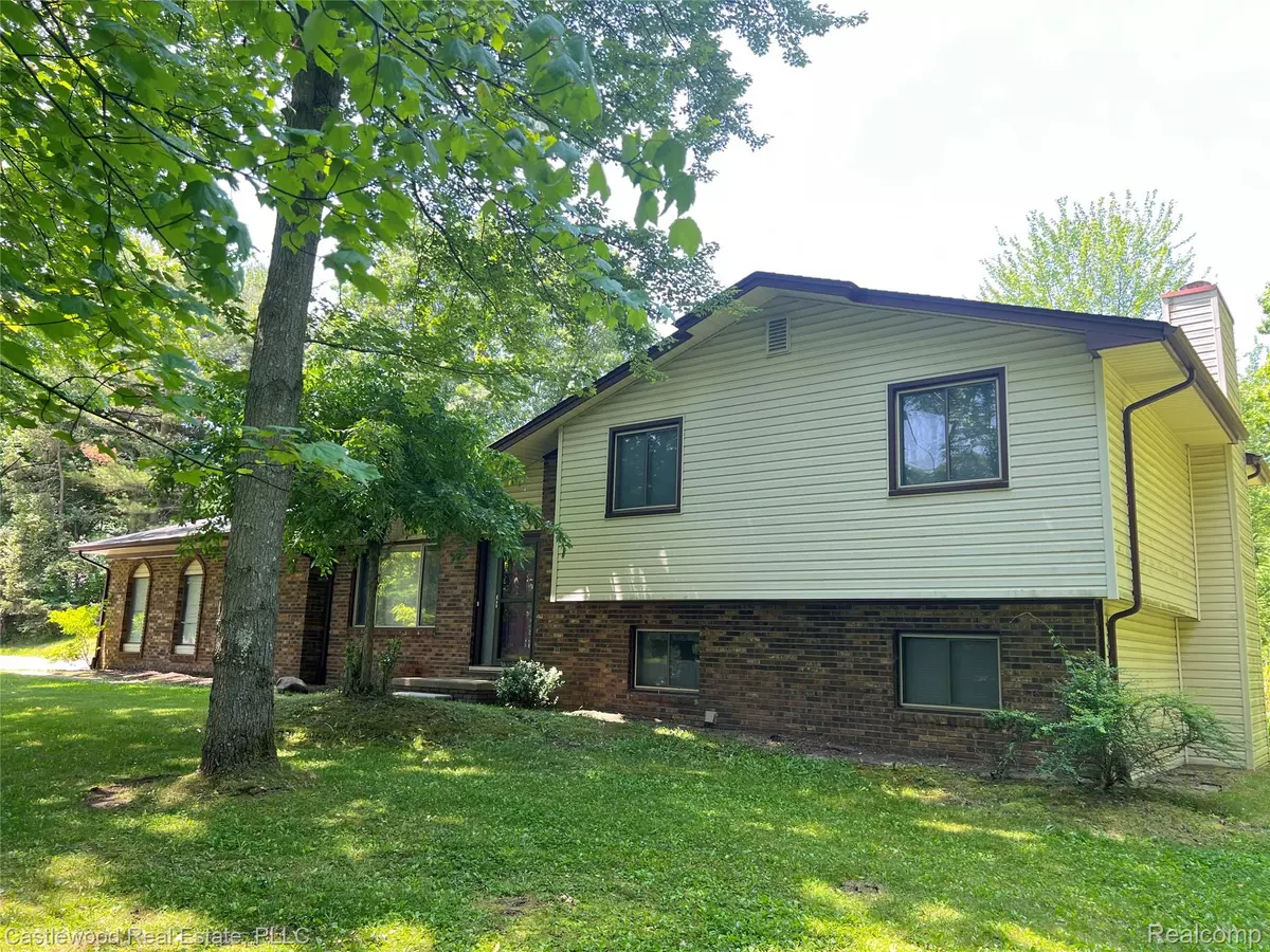 Ortonville, MI 48348,8865 Michigamme RD