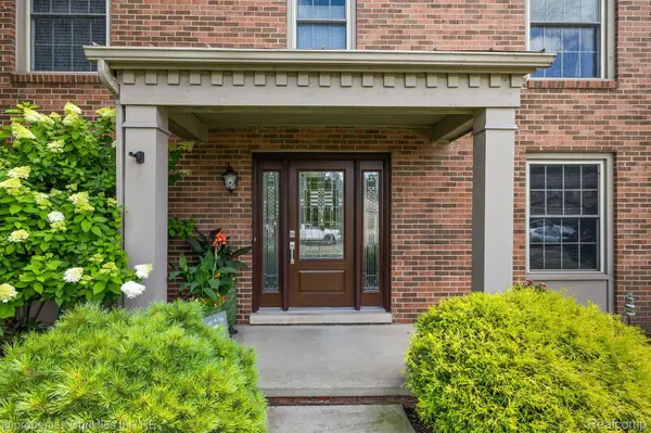 Livonia, MI 48152,19378 WHITBY DR