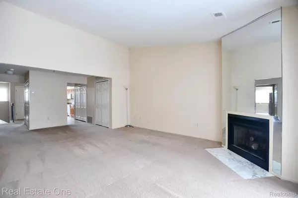 Farmington Hills, MI 48334,31450 ORCHARD CRK