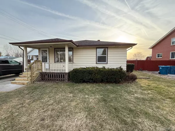 Bay City, MI 48708,102 N TUSCOLA RD