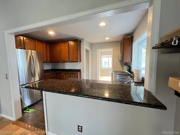 Berkley, MI 48072,2827 GARDNER AVE