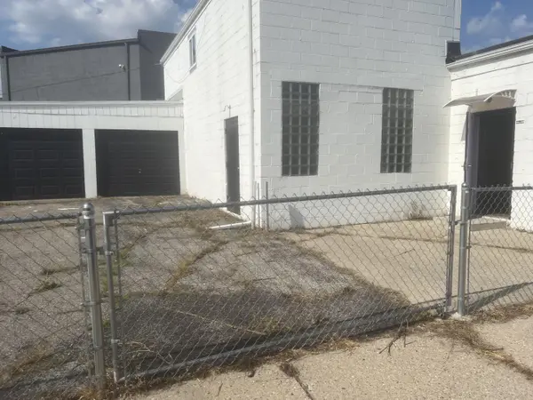 28905 Utica RD S, Roseville City, MI 48066