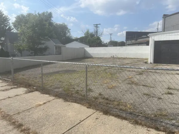 28905 Utica RD S, Roseville City, MI 48066