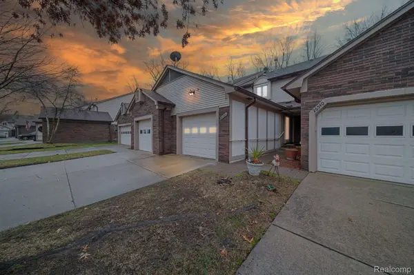 26550 HIDDEN COVE LN, Harrison Township, MI 48045