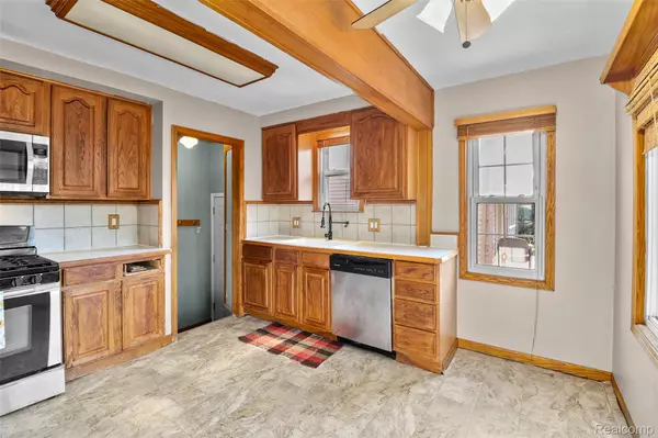 Dearborn, MI 48124,24517 Calvin ST