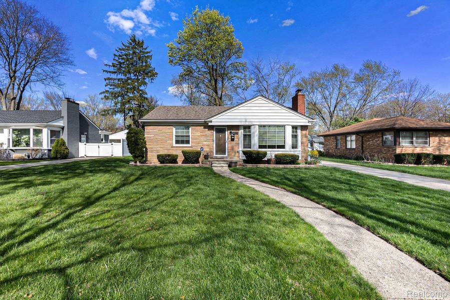 27294 LEXINGTON Pkwy, Southfield, MI 48076