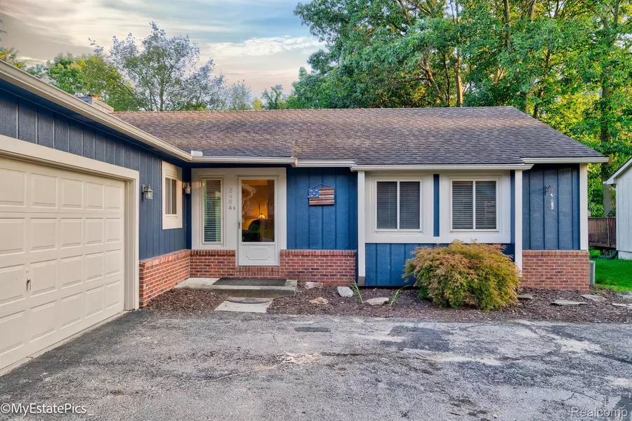 2984 HARDING ST, Pinckney, MI 48169