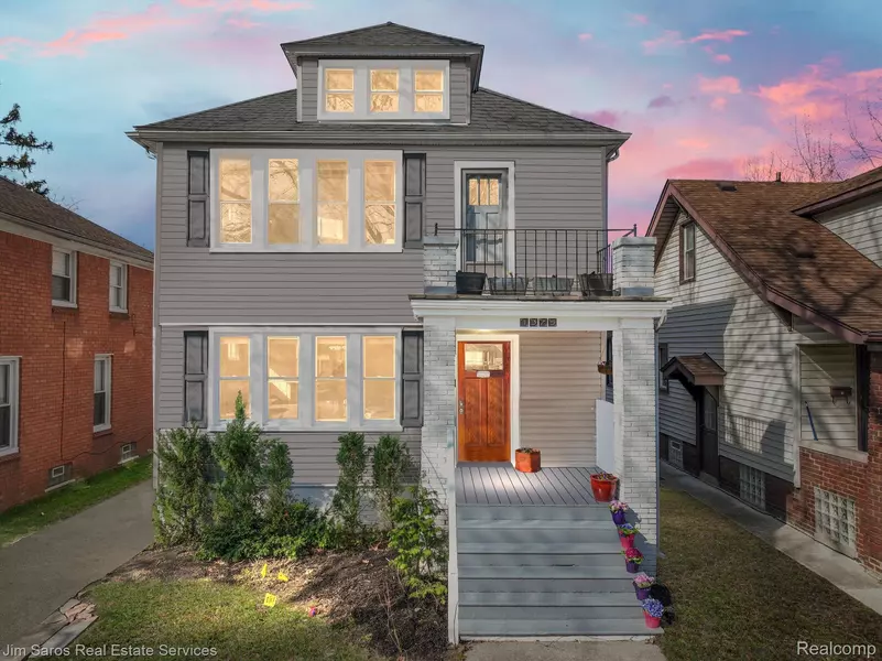 1375 Lakepointe ST, Grosse Pointe Park, MI 48230