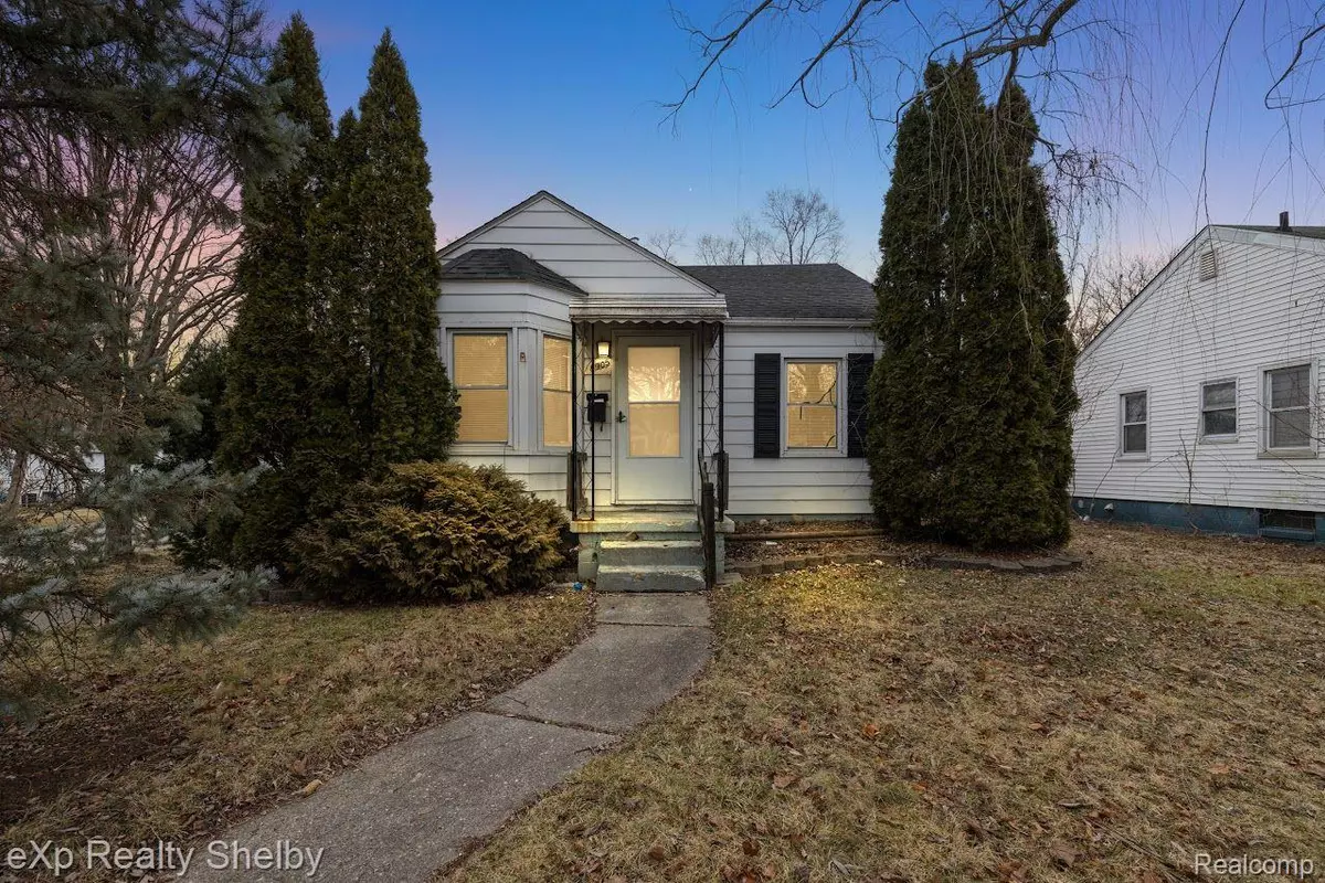 Harper Woods, MI 48225,18905 ELKHART ST