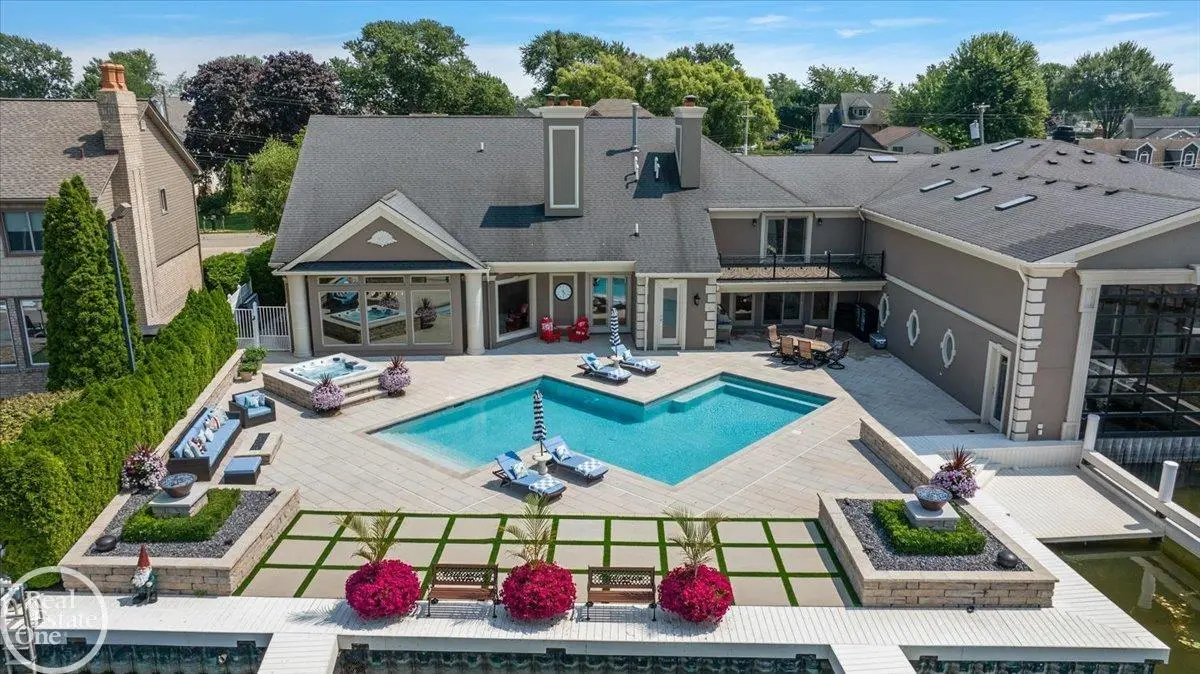 Harrison Twp, MI 48045,38371 Huron Pointe DR