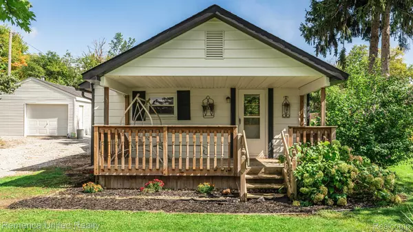 310 DONOVAN ST, South Lyon, MI 48178