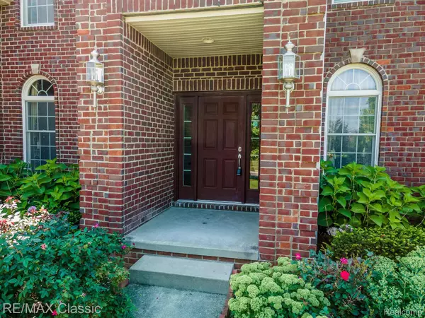 Novi, MI 48374,50749 AMESBURG DR