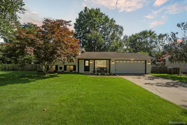 Clarkston, MI 48346,7184 HOLCOMB RD