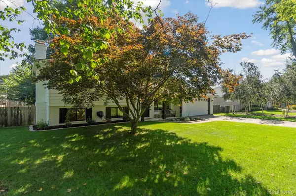 Clarkston, MI 48346,7184 HOLCOMB RD