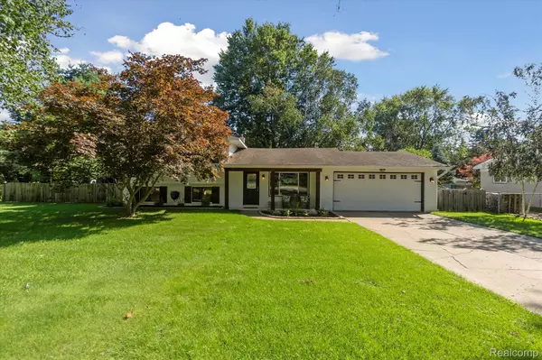 Clarkston, MI 48346,7184 HOLCOMB RD