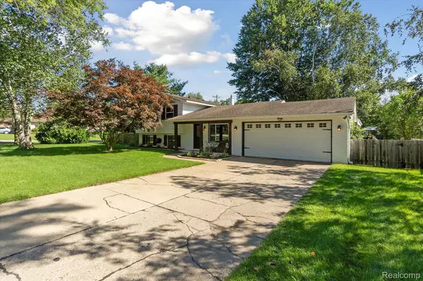 Clarkston, MI 48346,7184 HOLCOMB RD