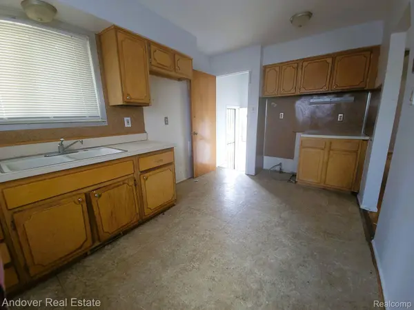 Detroit, MI 48217,12901 VISGER ST