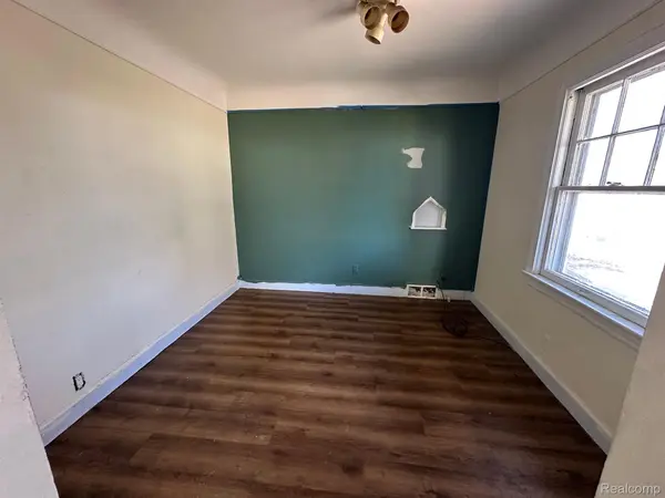 Hazel Park, MI 48030,1312 E GRANET AVE