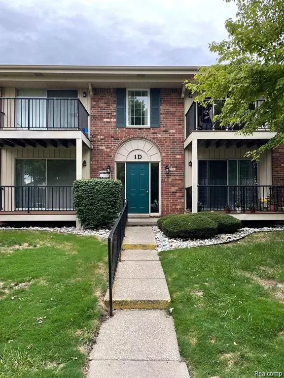 12018 15 MILE RD #25, Sterling Heights, MI 48312