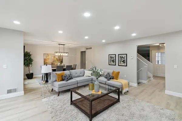 Farmington, MI 48336,23083 FARMINGTON RD