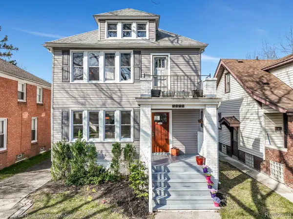 Grosse Pointe Park, MI 48230,1375 Lakepointe ST