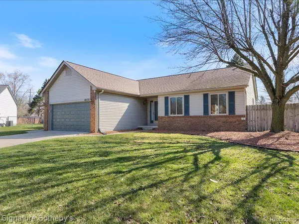 Macomb, MI 48317,46738 SCHIMMEL