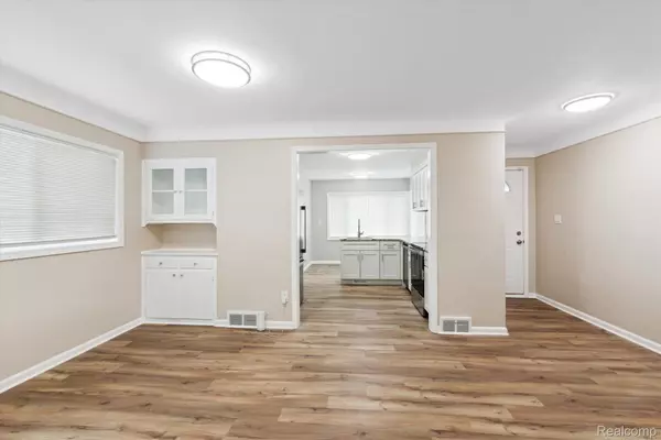 Redford, MI 48239,25611 DOVER