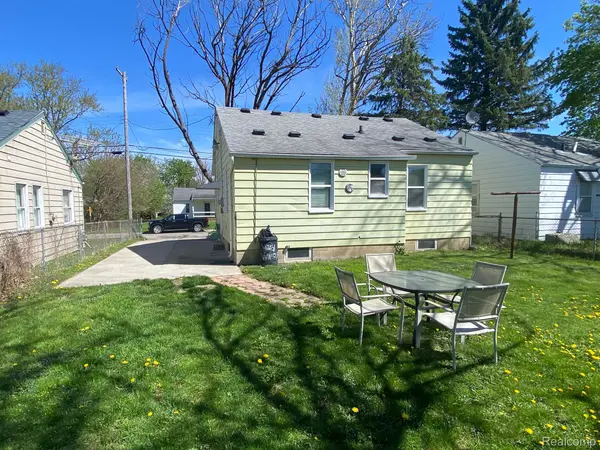 Burton, MI 48529,1424 CONNELL ST