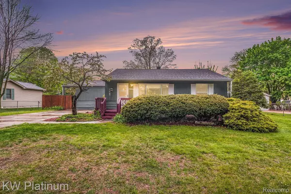 48525 ORIOLE ST, Shelby Twp, MI 48317