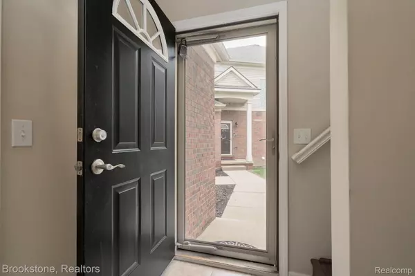 Warren, MI 48092,29361 WOODPARK CIR