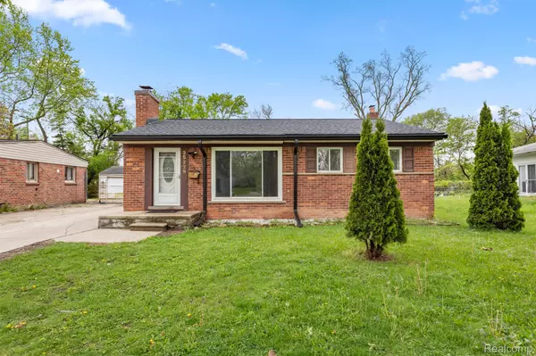 25229 HANOVER ST, Dearborn Heights, MI 48125