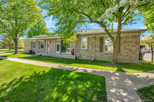 Shelby Twp, MI 48315,14665 WINDMILL CT