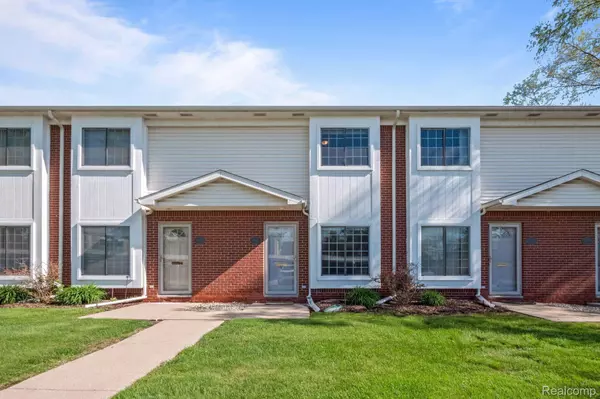 Royal Oak, MI 48073,4961 CROOKS RD