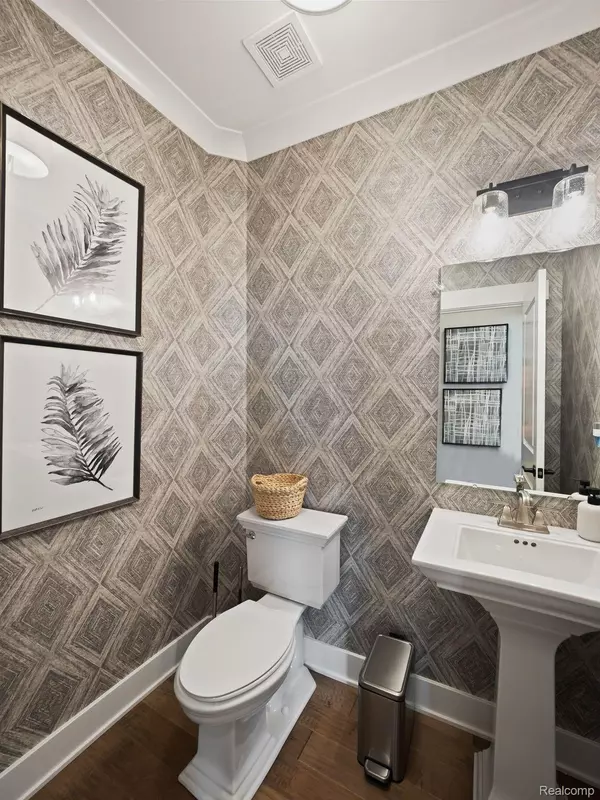 South Lyon, MI 48178,57639 PENINSULA