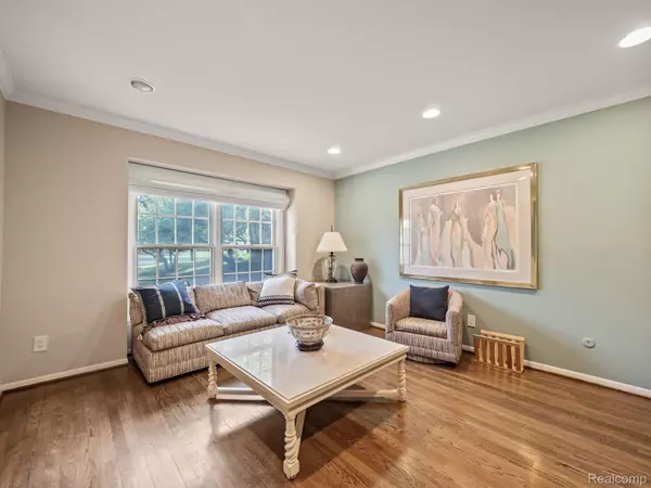 West Bloomfield, MI 48323,4410 KNIGHTSBRIDGE LN