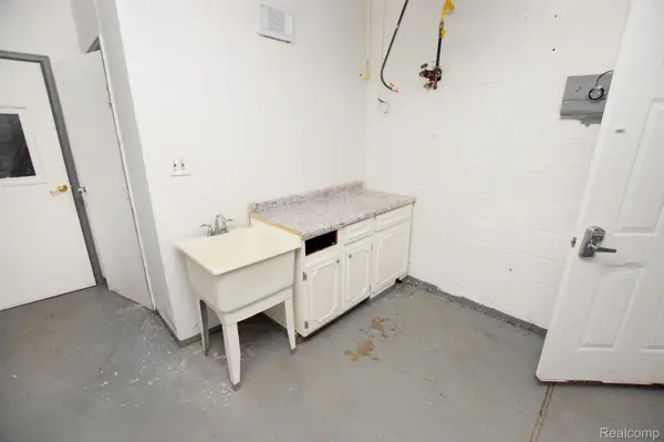 713 FENTON RD, Flint, MI 48503